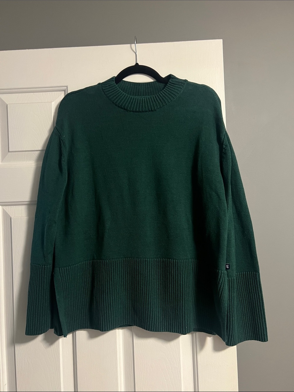 GAP Dark Green Crewneck Sweater 100% cotton